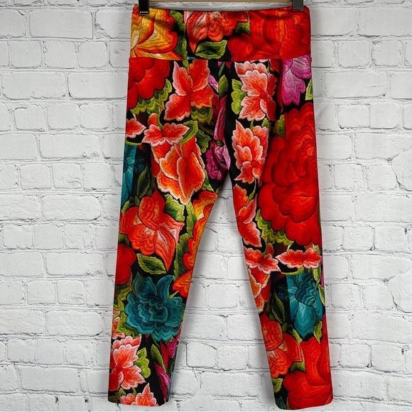 GOLDSHEEP CLOTHING floral embroidery print athletic yoga crop leggings, size S - Picture 2 of 11